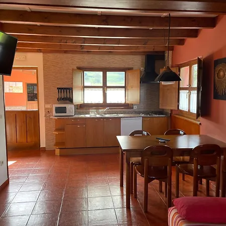 El Cueto De Los Collado Apartment *